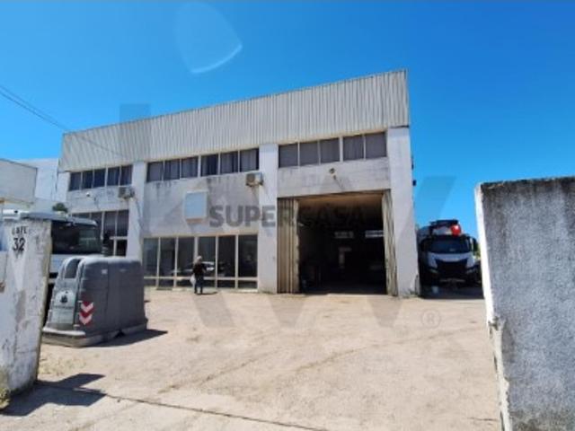 Armazém venda em Seixal, Setúbal