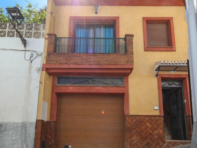 Casa en venta en Alozaina