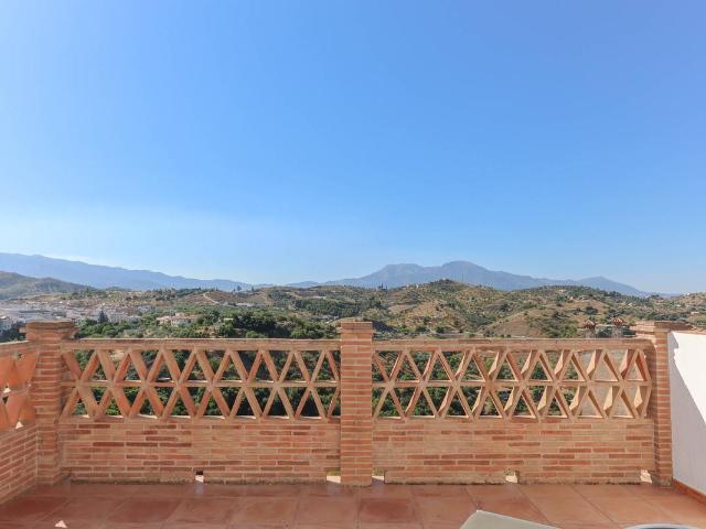 Casa en venta en Guaro, Málaga