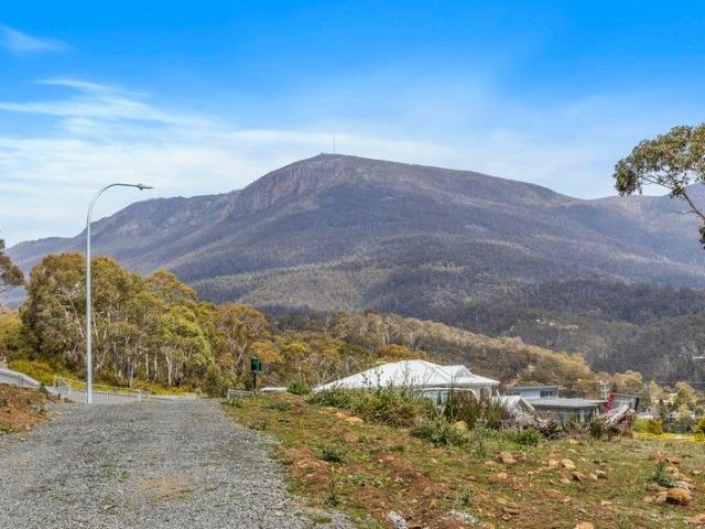Land for sale in Lenah Valley