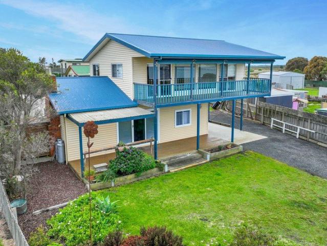 House for sale in Mcloughlins Beach, Victoria
