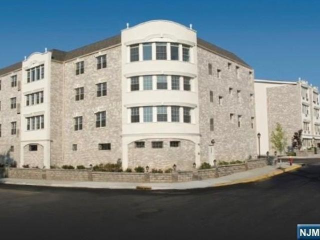 Condo for sale in East Rutherford, New Jersey