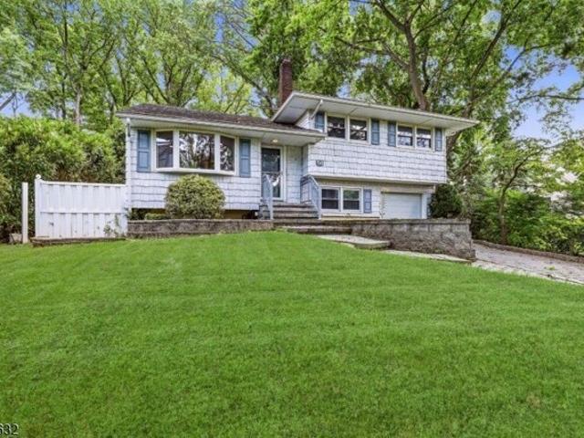 House for sale in Clark, New Jersey