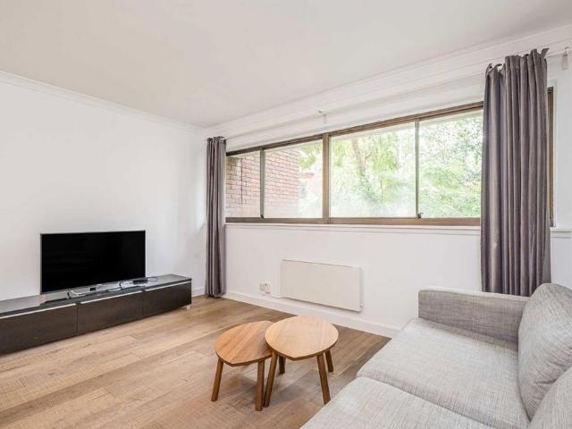 Apartment for rent in St Margarets, Greater London