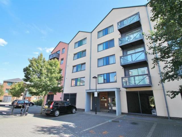 Apartment for rent in London Borough of Hounslow, Spring Grove