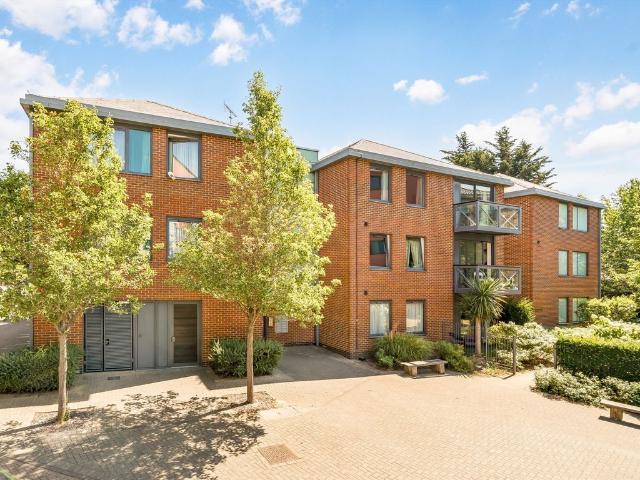 Apartment for rent in London Borough of Hounslow, Greater London