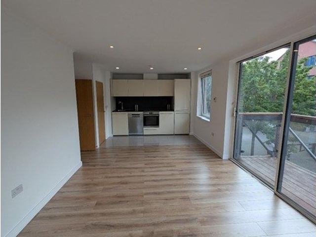 Apartment for rent in London Borough of Hounslow, Spring Grove