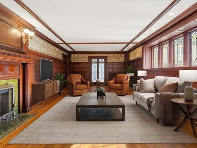 House for sale in Clicquot, Millis
