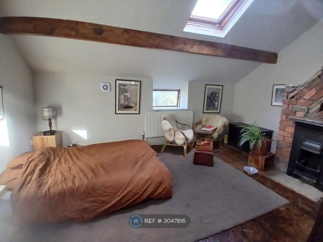 Room for rent in Claremount, Halifax
