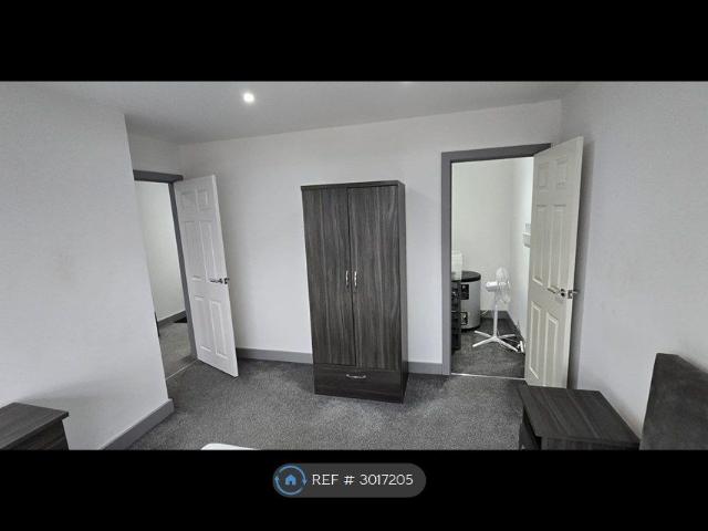 Apartment for rent in Pinders Heath, West Yorkshire