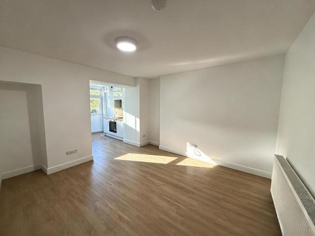 Studio for rent in Upton, Torquay