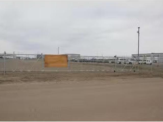 House for rent in Redcliff, Alberta