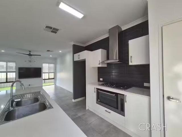 House for rent in Piara Waters, Western Australia