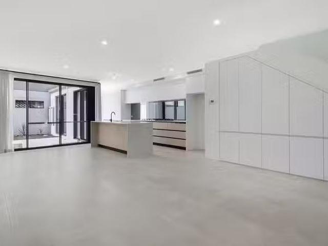 House for rent in North Coogee, Western Australia