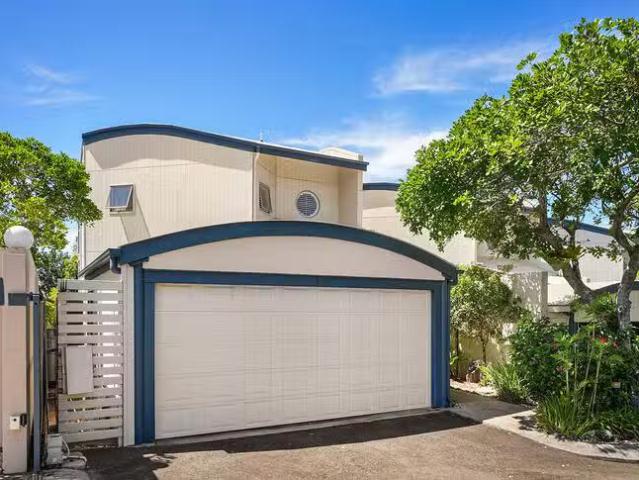 Apartment for rent in Castaways Beach, Queensland