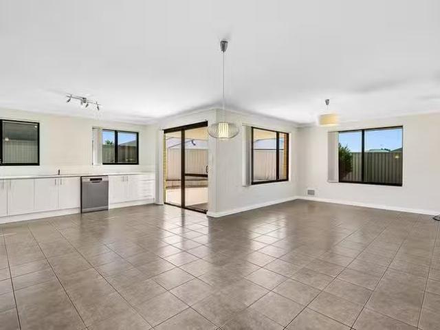 House for rent in Secret Harbour, Western Australia