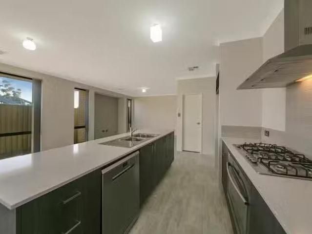 House for rent in Success, Western Australia