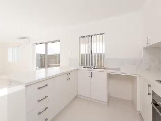 House for rent in Hamilton Hill, Western Australia