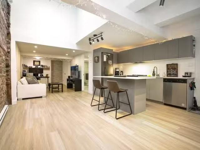 Condo for rent in St. Leonard's, Quebec