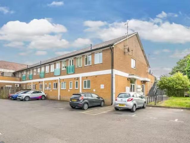 Apartment for rent in Fole, Surrey