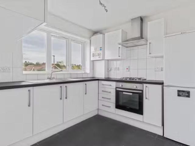 Apartment for rent in Shortlands, Greater London