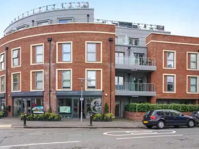 Apartment for rent in Weybridge, Elmbridge