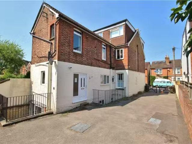 Apartment for rent in Westborough, Surrey