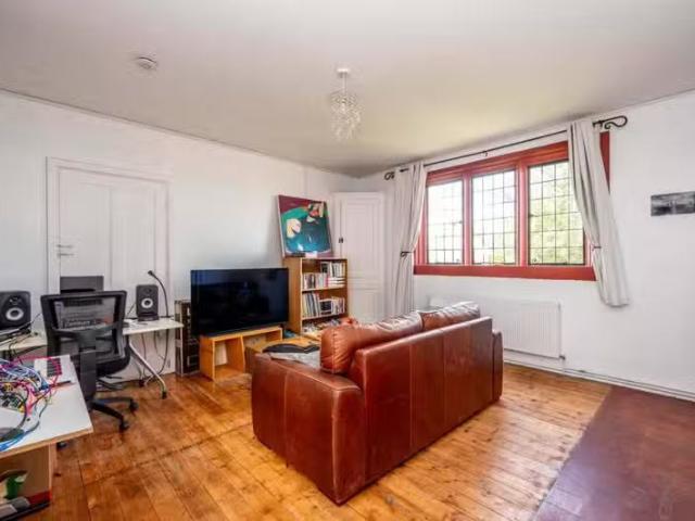 House for rent in Westborough, Surrey