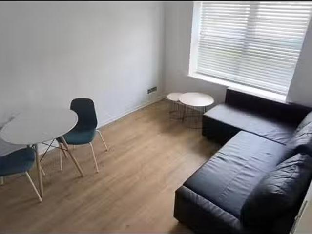 House for rent in Green Close, Warwickshire