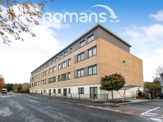 House for rent in Heol-las, Surrey