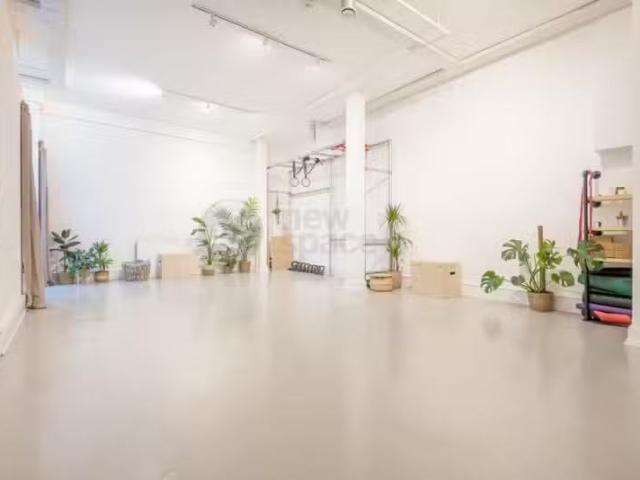 House for rent in Shacklewell, Greater London