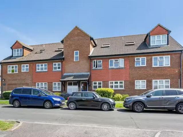 House for rent in Pachesham Park, Surrey