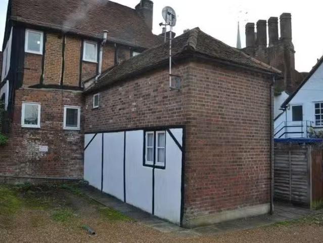 House for rent in Pouchen End, Hertfordshire