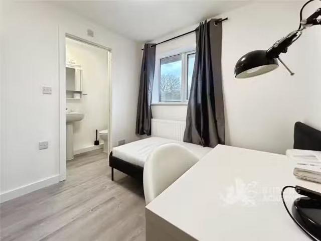 House for rent in Stoughton, Guildford