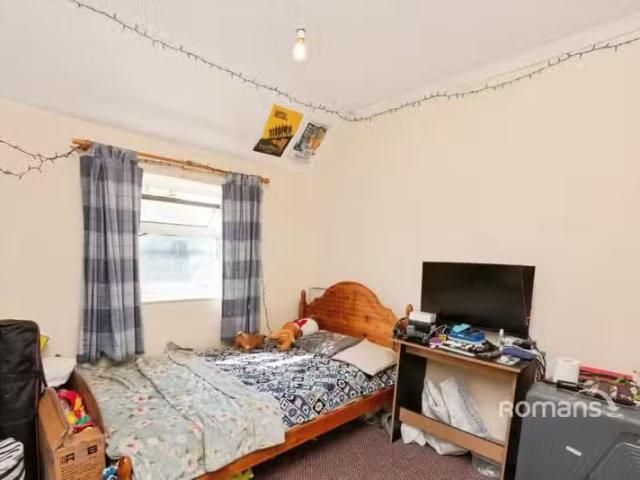 House for rent in Badshot Lea, Waverley