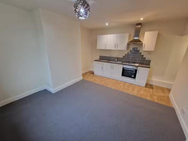 House for rent in Milnsbridge, West Yorkshire