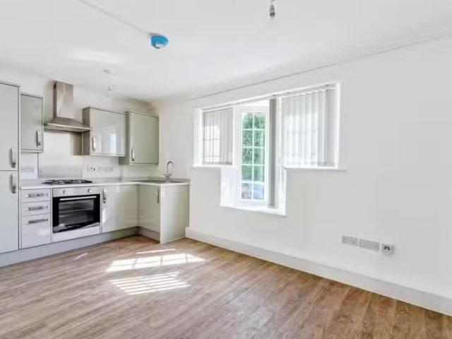 Apartment for rent in Pinner, Greater London