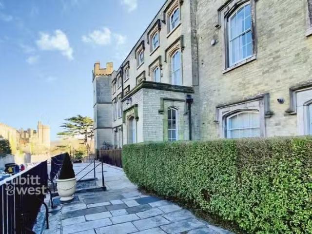 Apartment for rent in Littlecote, West Sussex