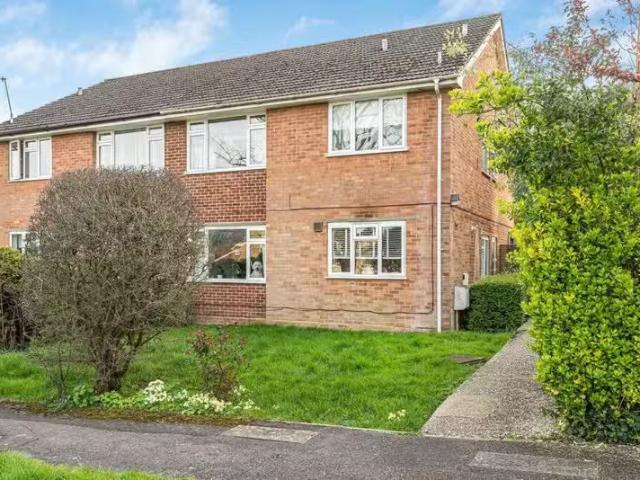 Apartment for rent in Fole, Surrey