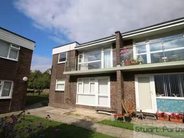 Apartment for rent in Perryfields, West Sussex