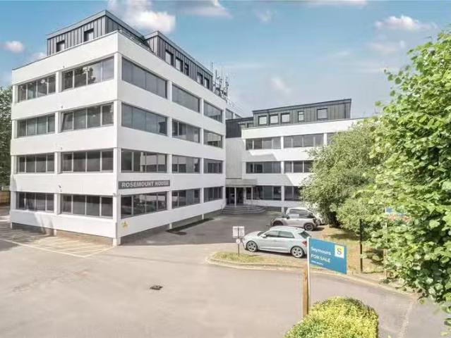 Apartment for rent in Byfleet, Woking