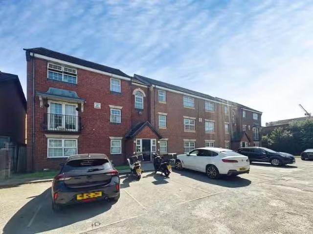 House for rent in Calderstones