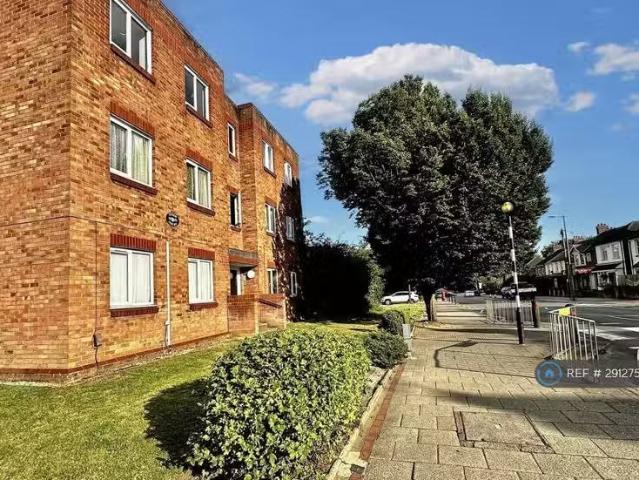 House for rent in Five Acres, Hertfordshire