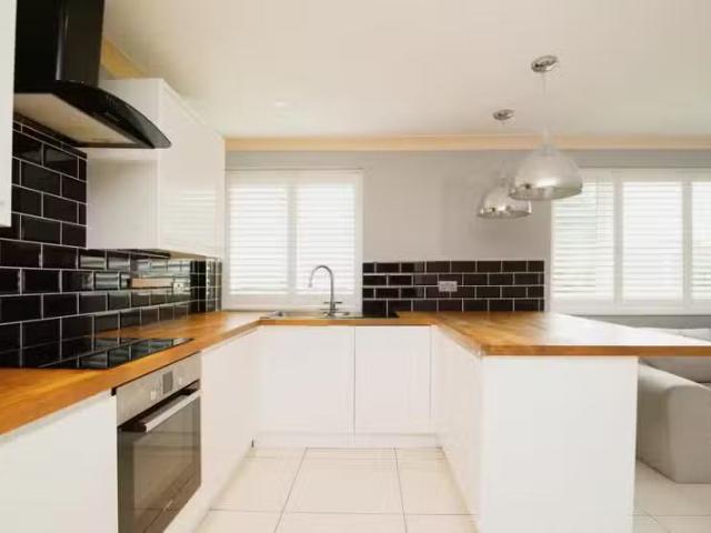 House for rent in Rhydypenau, Falcon Lodge