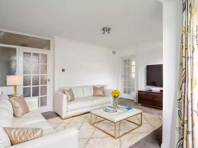 House for rent in Navestock Side, Essex