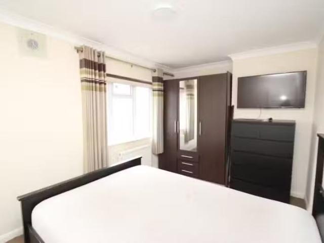 House for rent in London Borough of Croydon, Forestdale