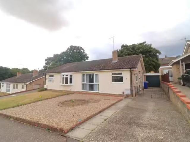 House for rent in Ardleigh Green, Greater London