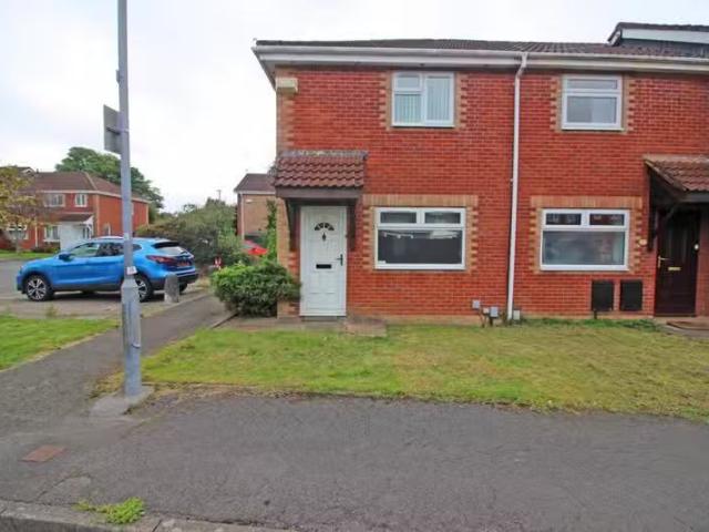 House for rent in Elm Park, Greater London
