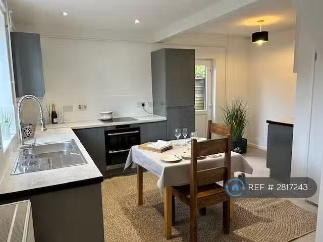 House for rent in Green Close, Warwickshire