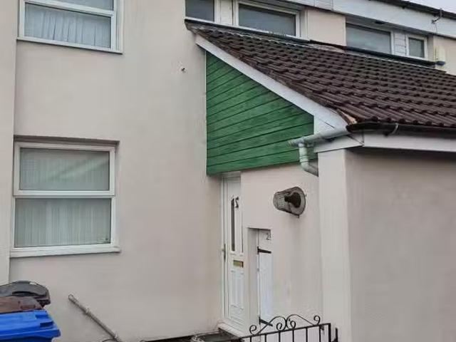 House for rent in Calderstones